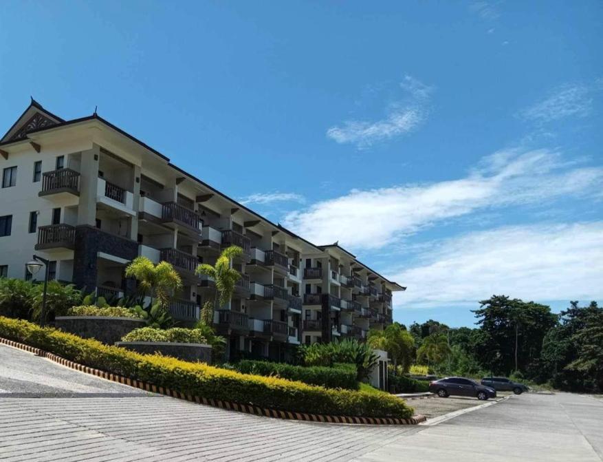 Kembali Condo Resort With Sea View Davao Экстерьер фото
